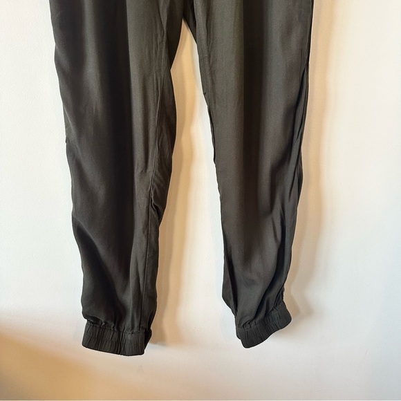 ARITZIA-AZURE Skies “Los Feliz Joggers” In Dark Olive (Size: Medium) - Picture 10 of 12